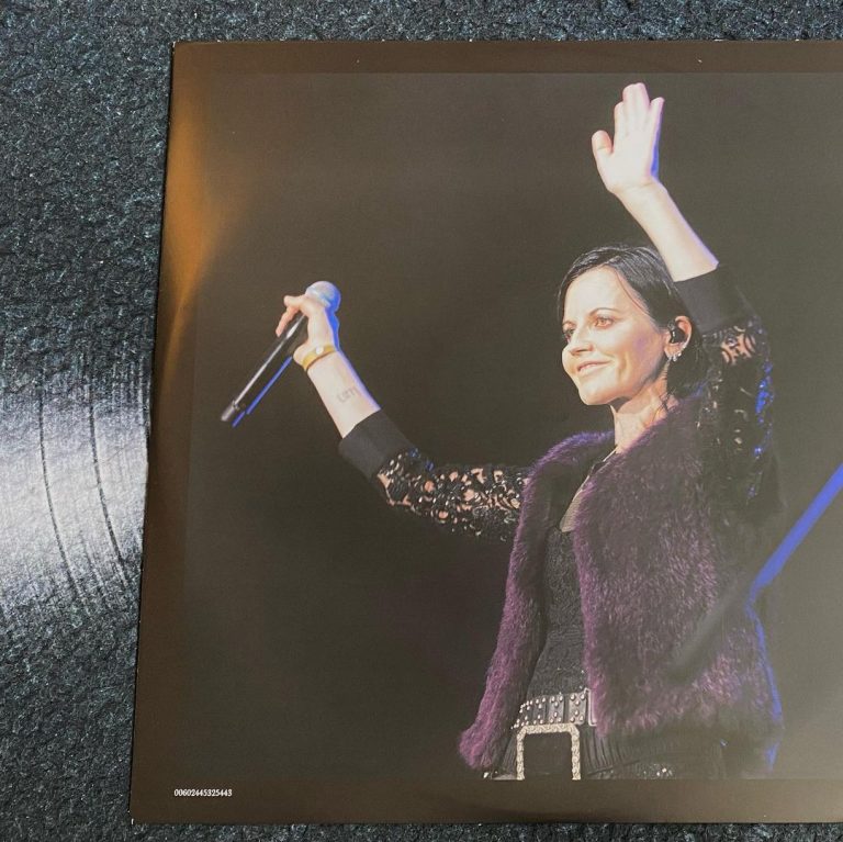 1st images “Remembering Dolores” double vinyl Cranberries World